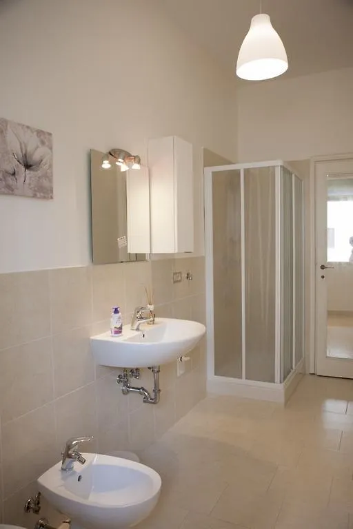 Aurora Guest House- Dimore Bolognesi 0*, Болонья
